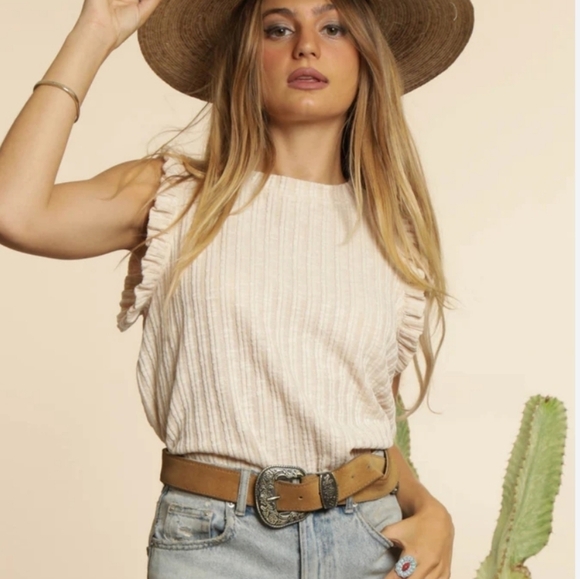 Haute Monde ribbed ruffle sleeveless top - Picture 1 of 7